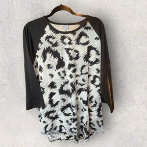 Lularoe Women's Randy Baseball Raglan Black And White Animal Print  Size 2XL-NWT